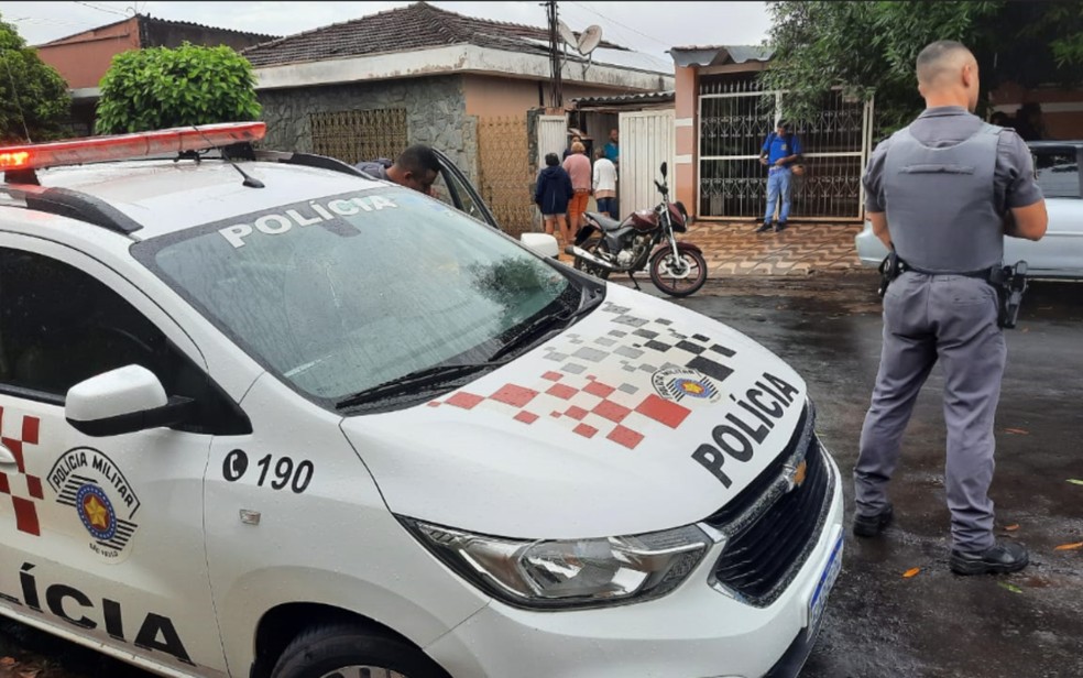 Mulher de 75 anos é morta a facadas após discussão por divórcio